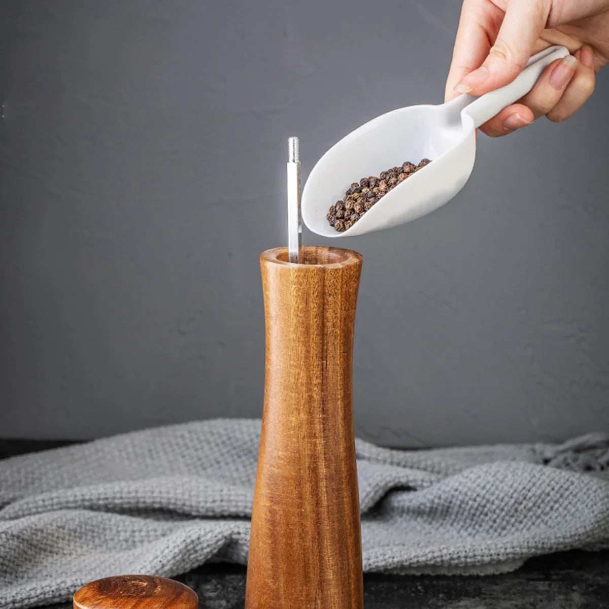 Wooden pepper grinder - 3
