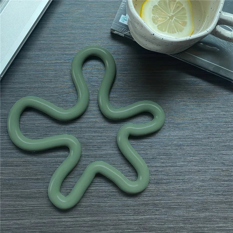 Puddle Heat Resistant coaster mat - SPLASH